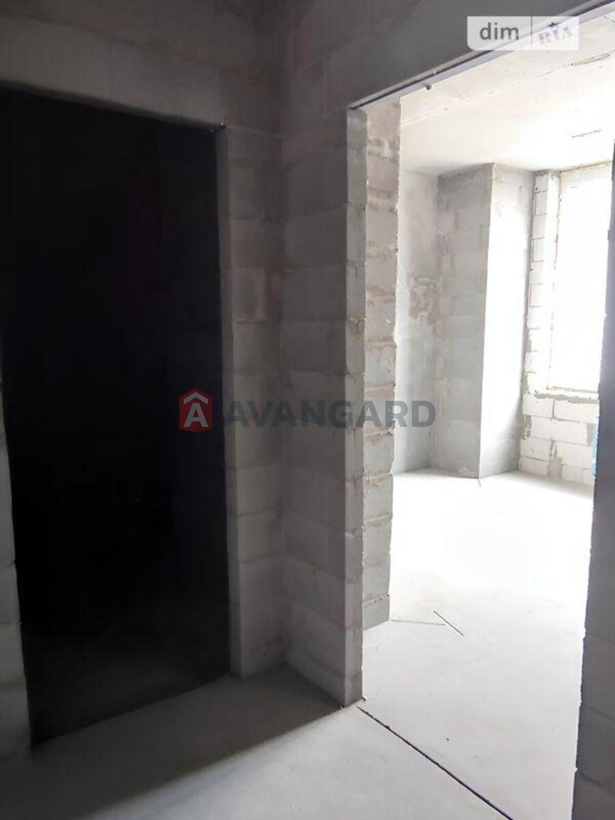 2 ��. ��������, 67/34/11 ��. �., 9/10 ������ ���� 15