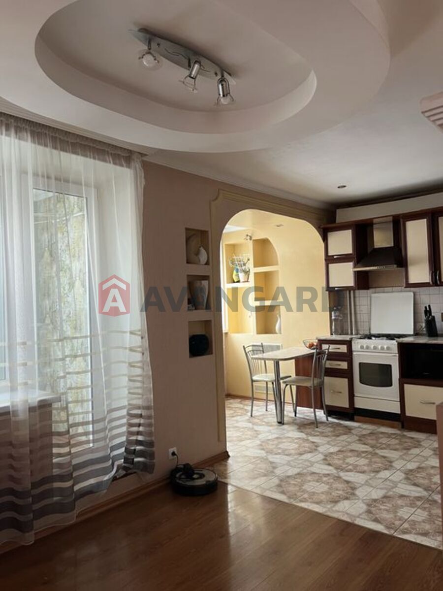 2 ��. ��������, 40/-/23 ��. �., 9/13 ������ ���� 9