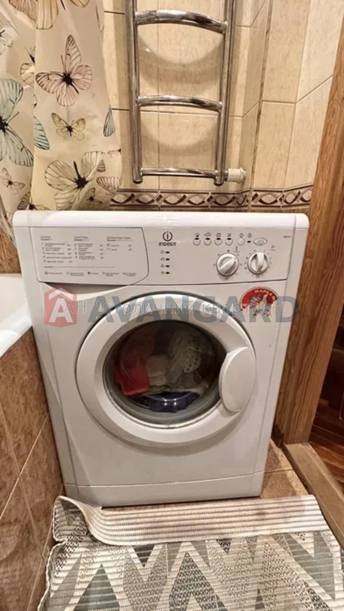 3 ����. ��������, 70/-/10 ��. �., 3/9 ���� ���� 23