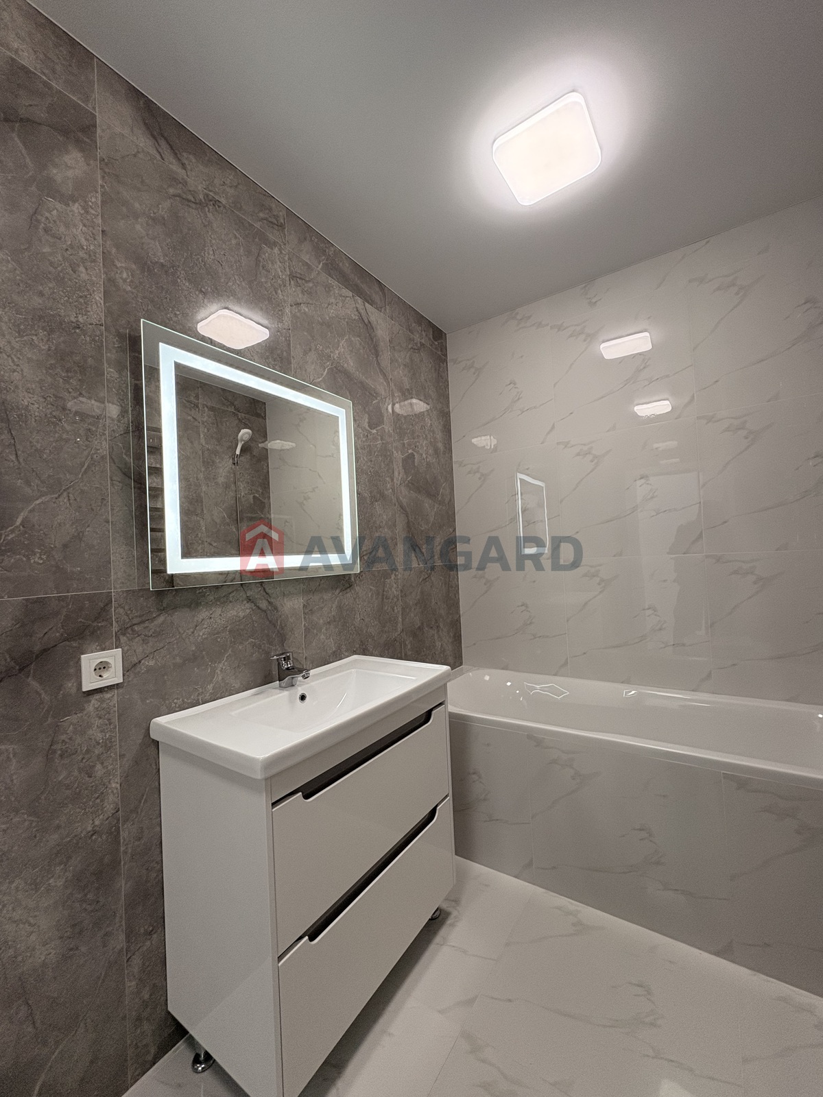 2 ��. ��������, 80,60/43/18,40 ��. �., 8/10 ������ ���� 14