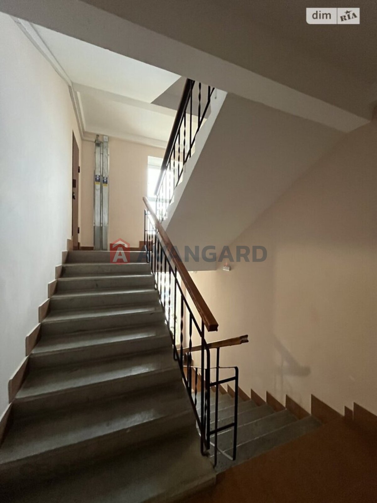 2 ����. ��������, 69/-/- ��. �., 5/9 ���� ���� 30