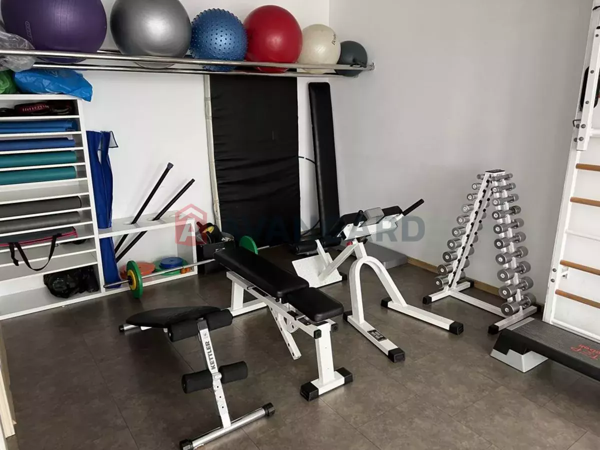 5 ��. ��������, 295/-/30 ��. �., 3/6 ������ ���� 7