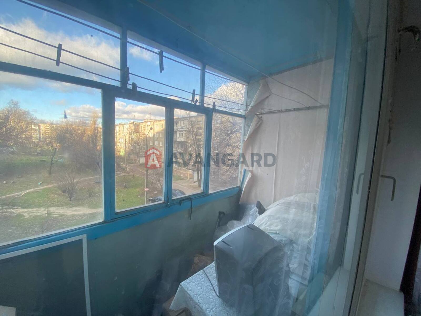 3 ��. ��������, 63/-/8 ��. �., 3/9 ������ ���� 4