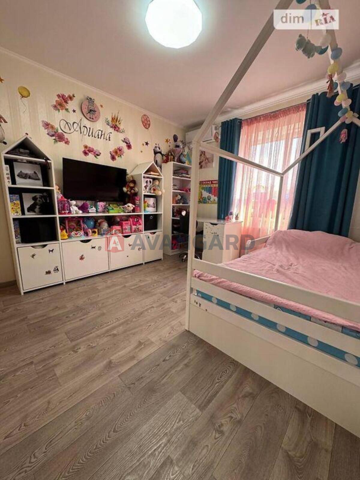 2 ����. ��������, 62/32/16 ��. �., 11/11 ���� ���� 12