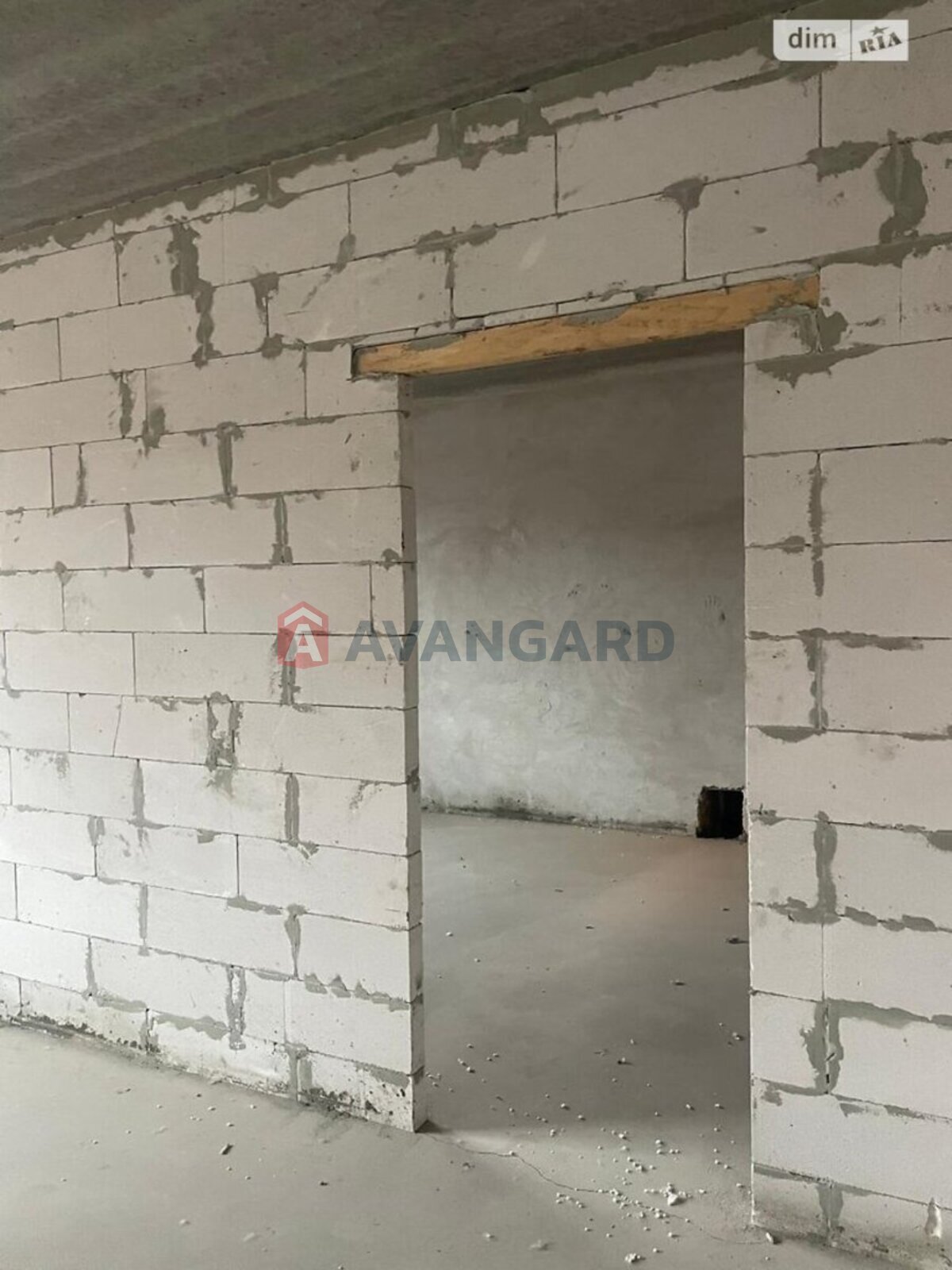 3 ��. ��������, 103/70/12 ��. �., 9/10 ������ ���� 12