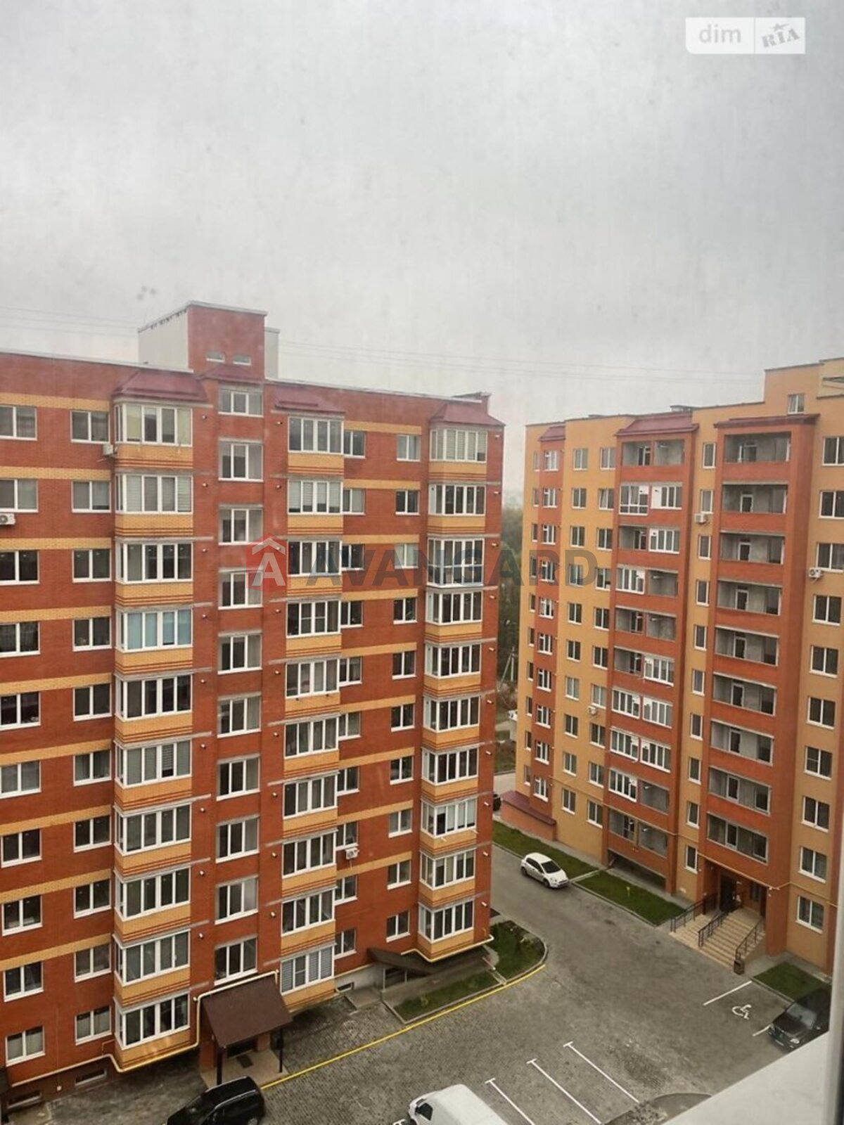 3 ��. ��������, 103/70/12 ��. �., 9/10 ������ ���� 2