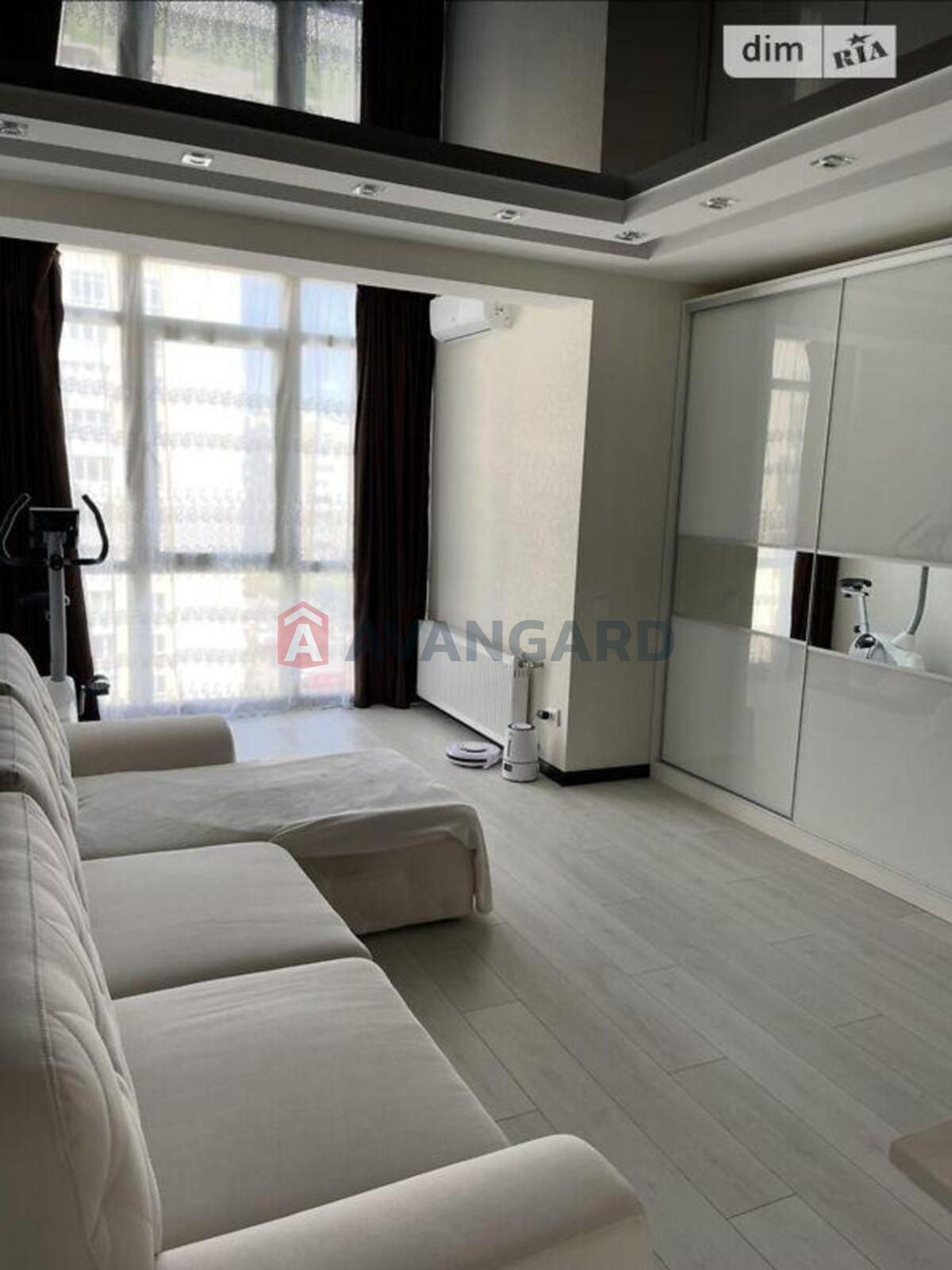 1 ��. ��������, 60/-/15 ��. �., 8/11 ������ ���� 2