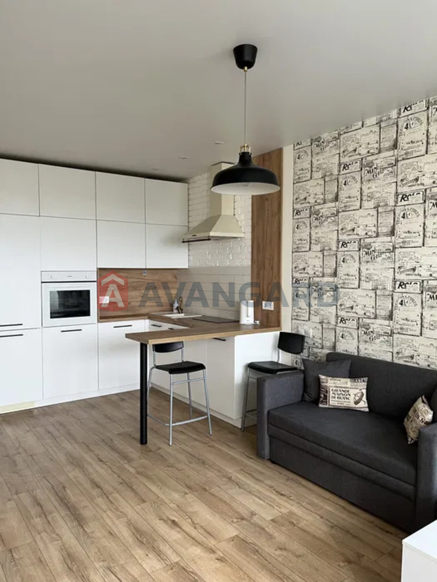 1 ��. ��������, 32/-/5 ��. �., 12/18 ������ ���� 6