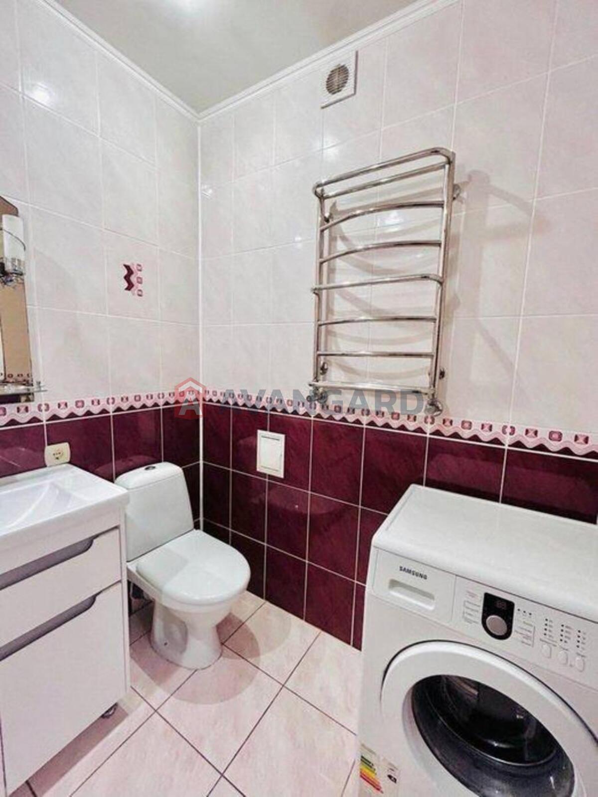 1 ��. ��������, 49/-/12 ��. �., 4/5 ������ ���� 6