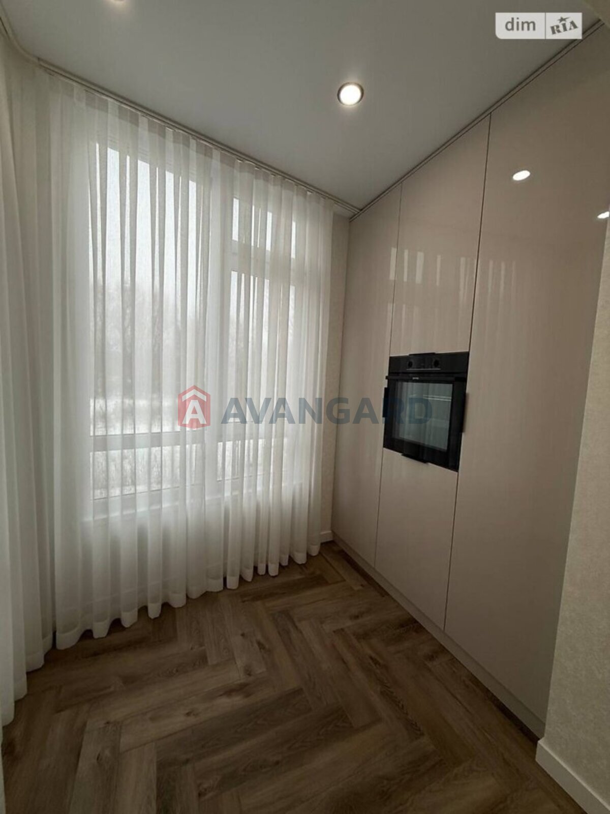 2 ��. ��������, 70/-/- ��. �., 1/10 ������ ���� 15