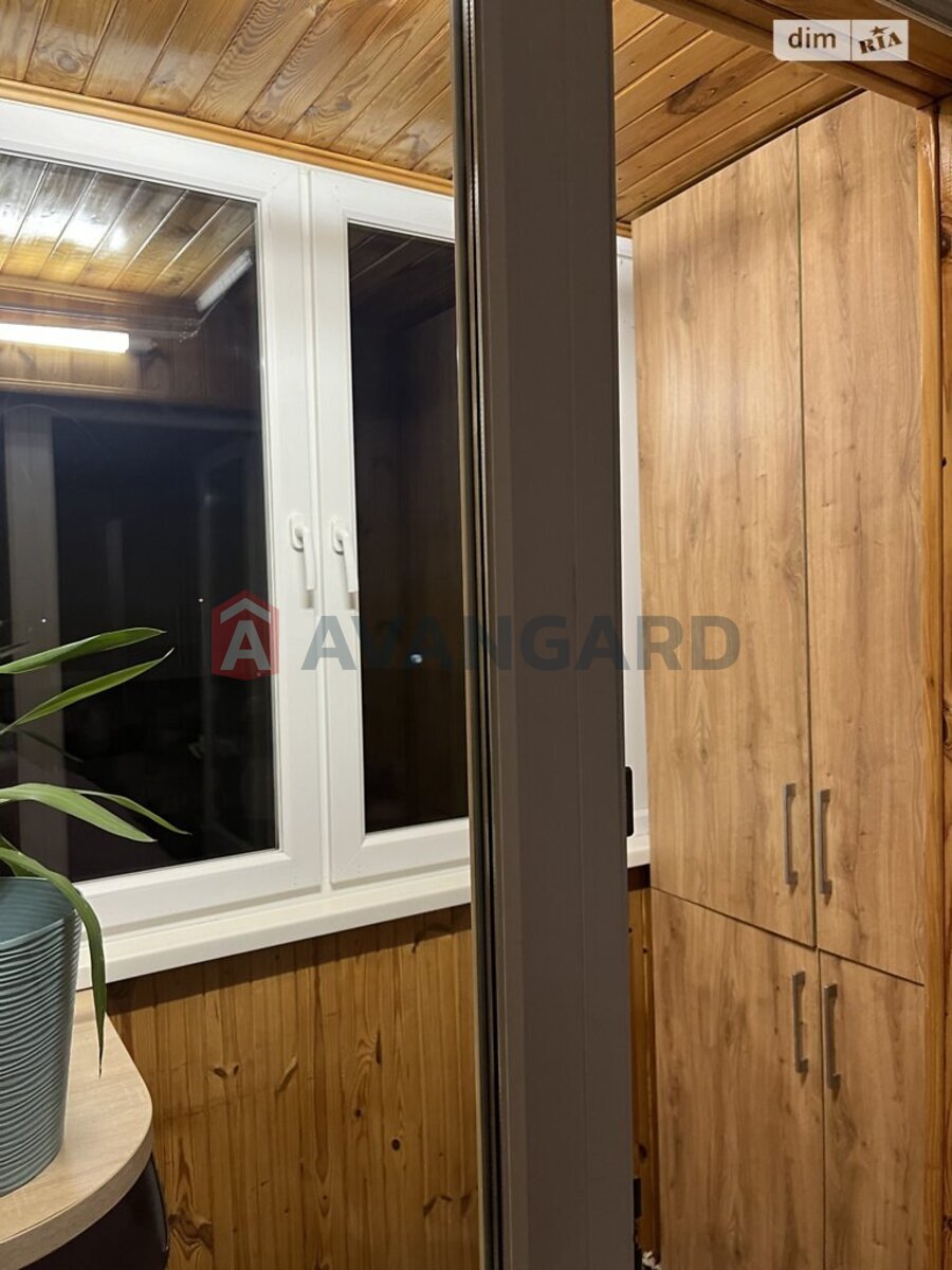 2 ��. ��������, 59/34/9 ��. �., 6/7 ������ ���� 13