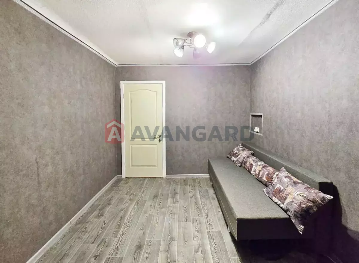 2 ��. ��������, 43/28/6 ��. �., 3/5 ������ ���� 3