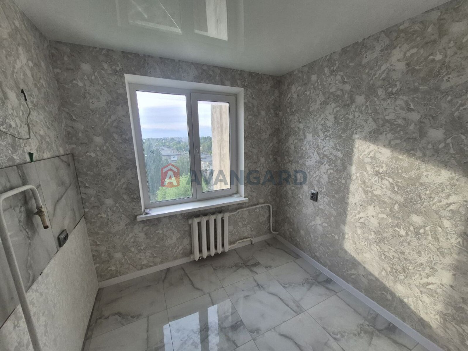 3 ��. ��������, 68/-/8 ��. �., 9/9 ������ ���� 24