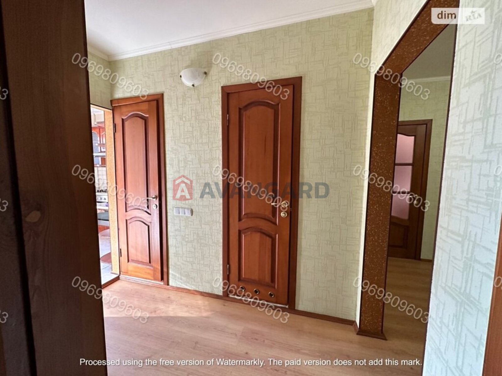 4 ��. ��������, 83/54/8 ��. �., 4/9 ������ ���� 11