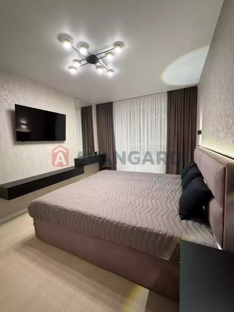 1 ��. ��������, 45/-/- ��. �., 8/10 ������ ���� 9