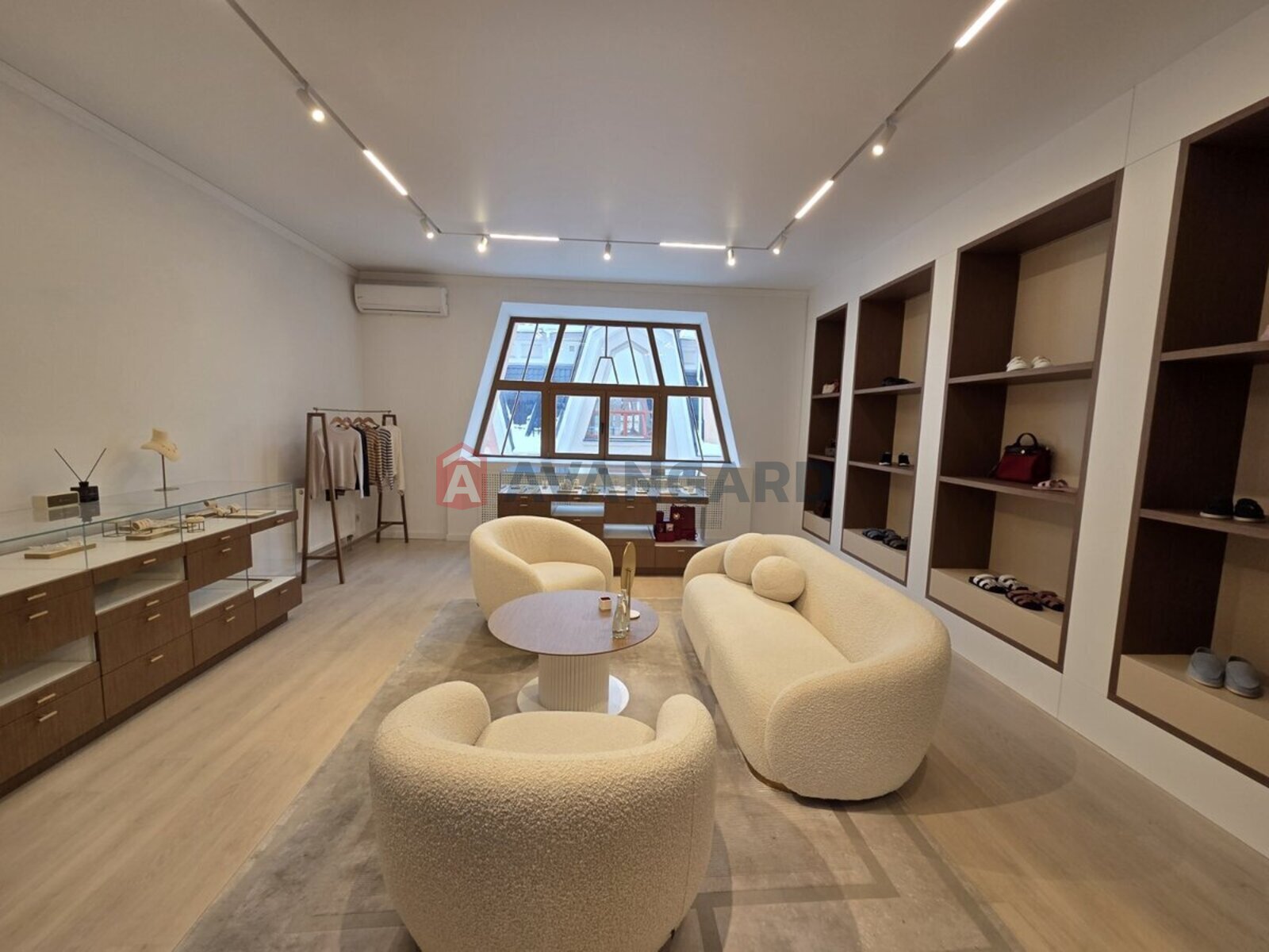 4 ��. ��������, 167/82/21 ��. �., 3/4 ������ ���� 2