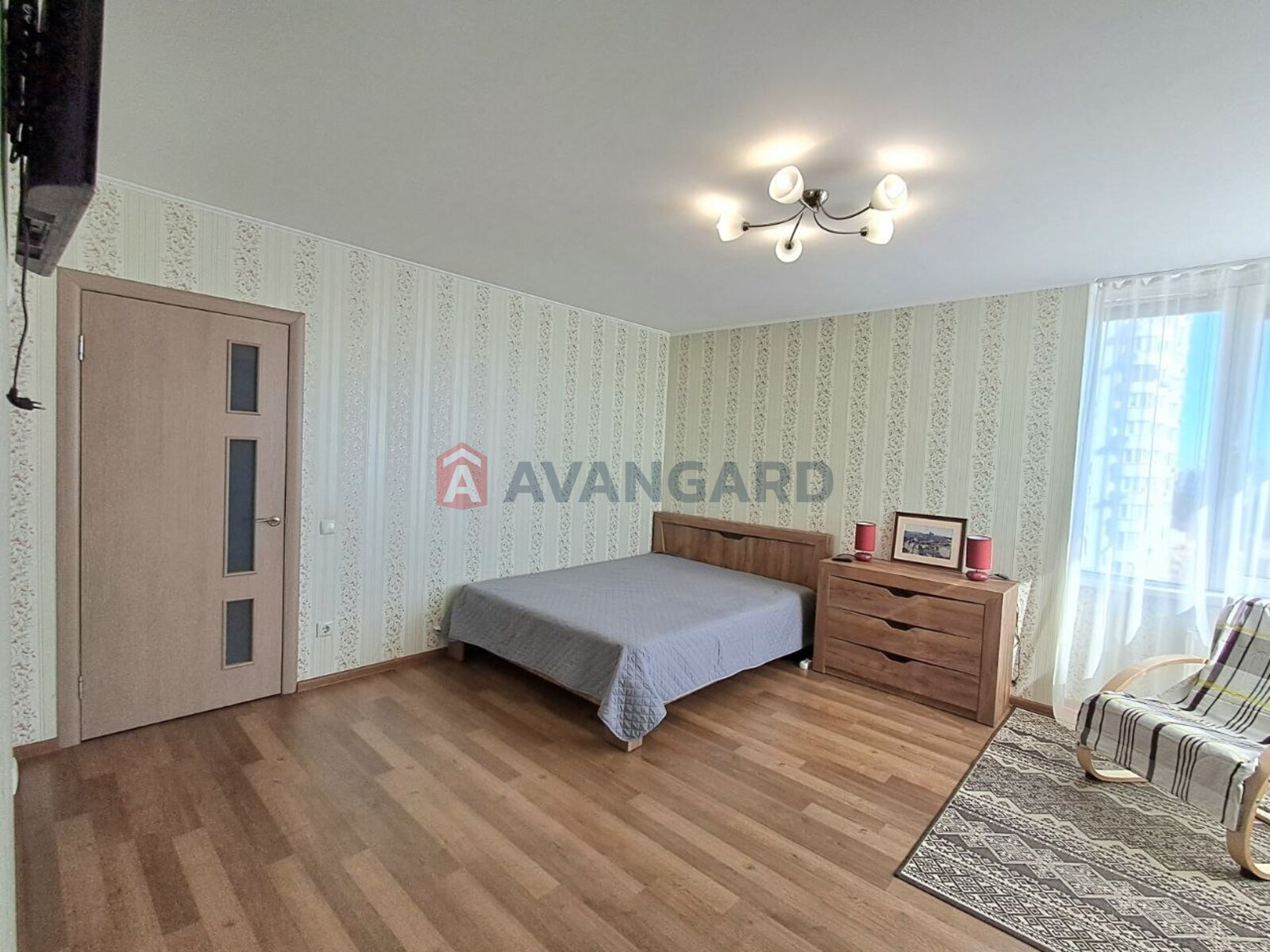 1 ����. ��������, 47.5/19.3/13.4 ��. �., 16/26 ���� ���� 4