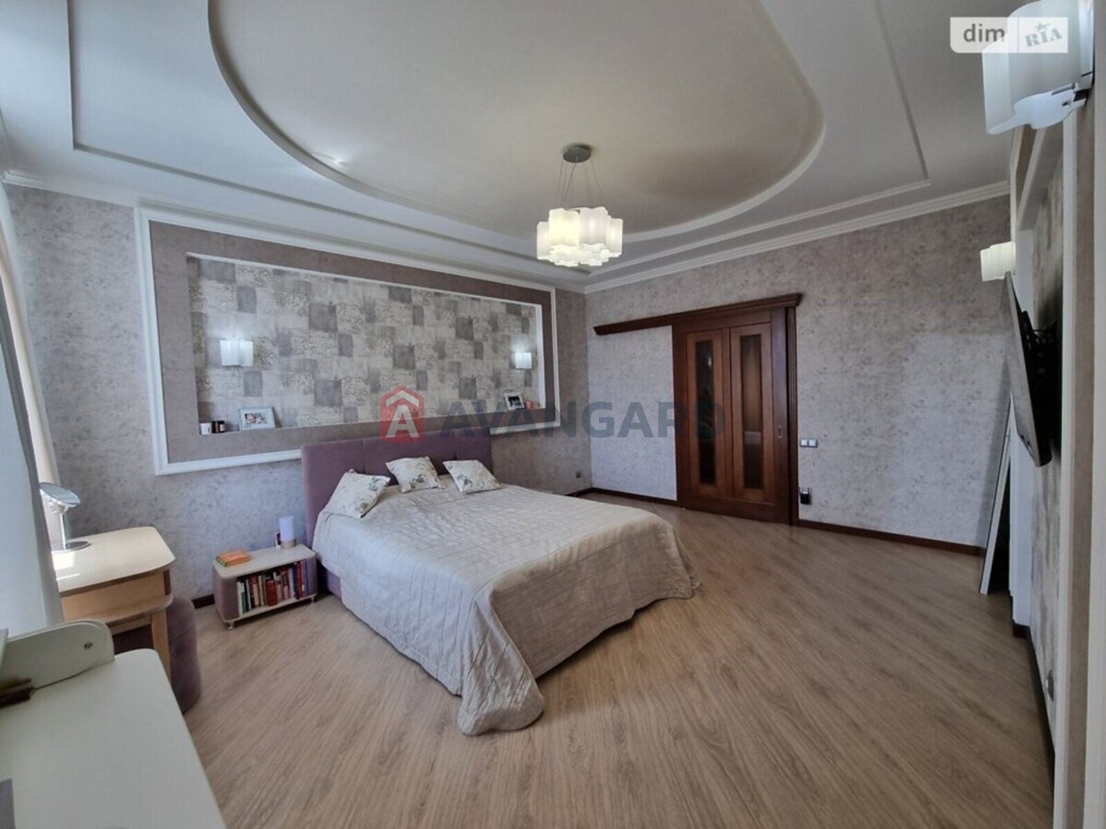 3 ��. ��������, 79/30/10 ��. �., 3/3 ������ ���� 7