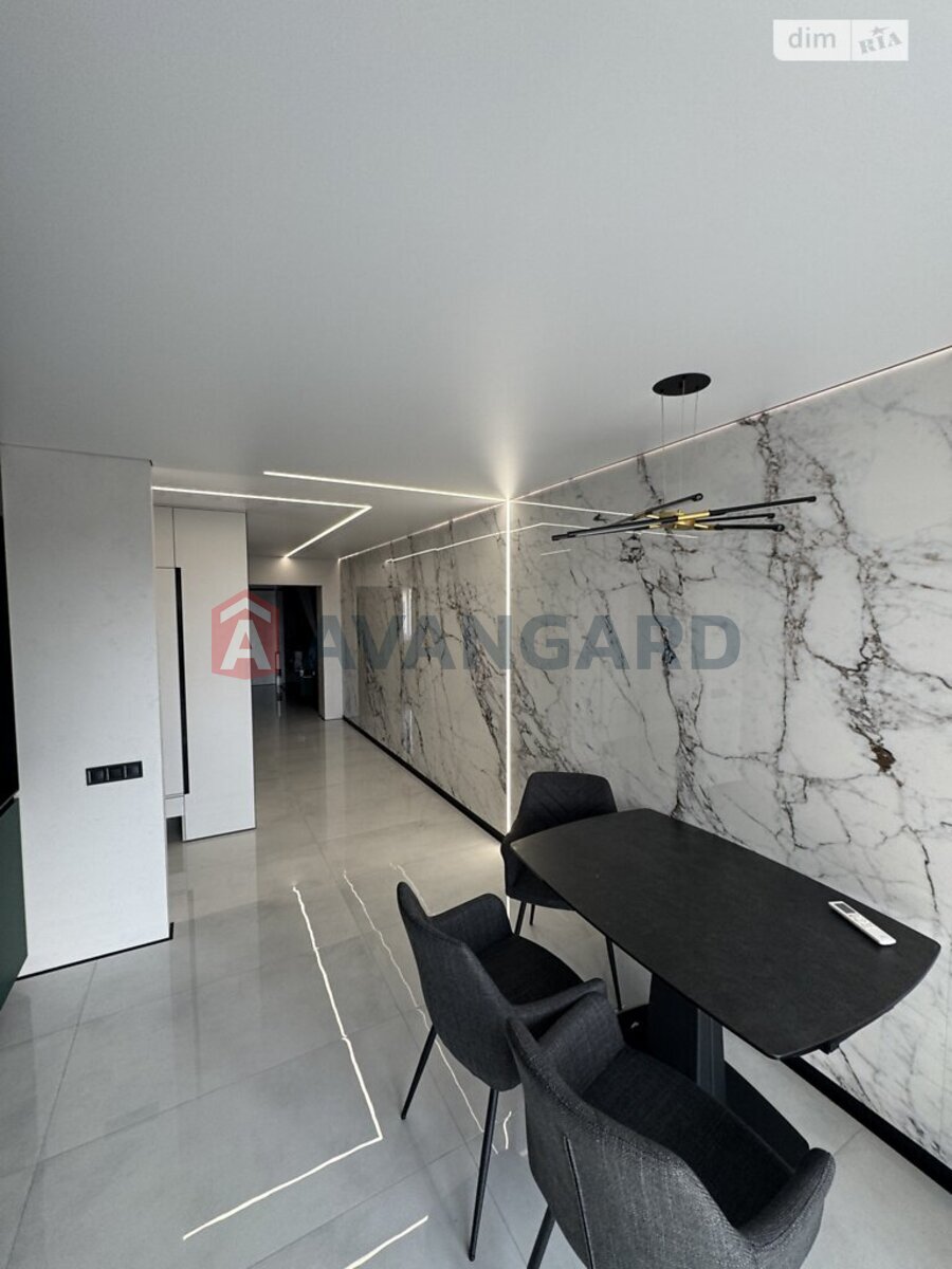 3 ��. ��������, 97/60/17 ��. �., 5/6 ������ ���� 5