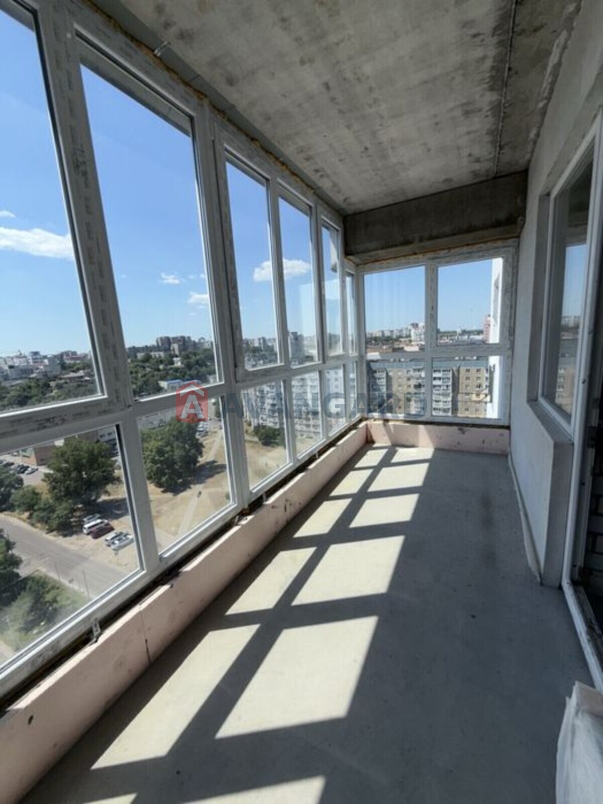 3 ����. ��������, 105/-/15 ��. �., 14/17 ���� ���� 7