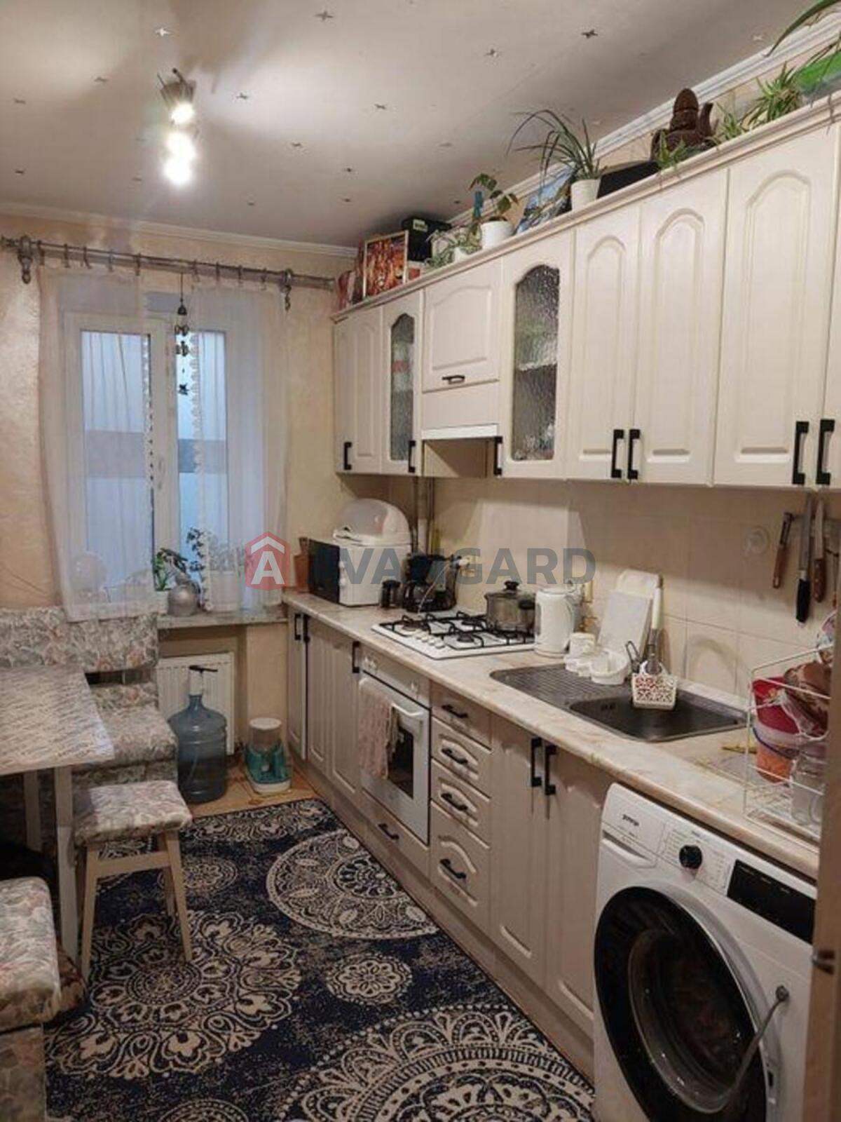 3 ��. ��������, 65/-/11 ��. �., 2/9 ������ ���� 12