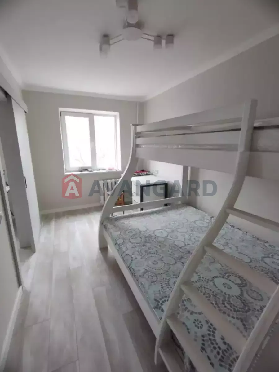 2 ��. ��������, 44/29/6 ��. �., 4/5 ������ ���� 8