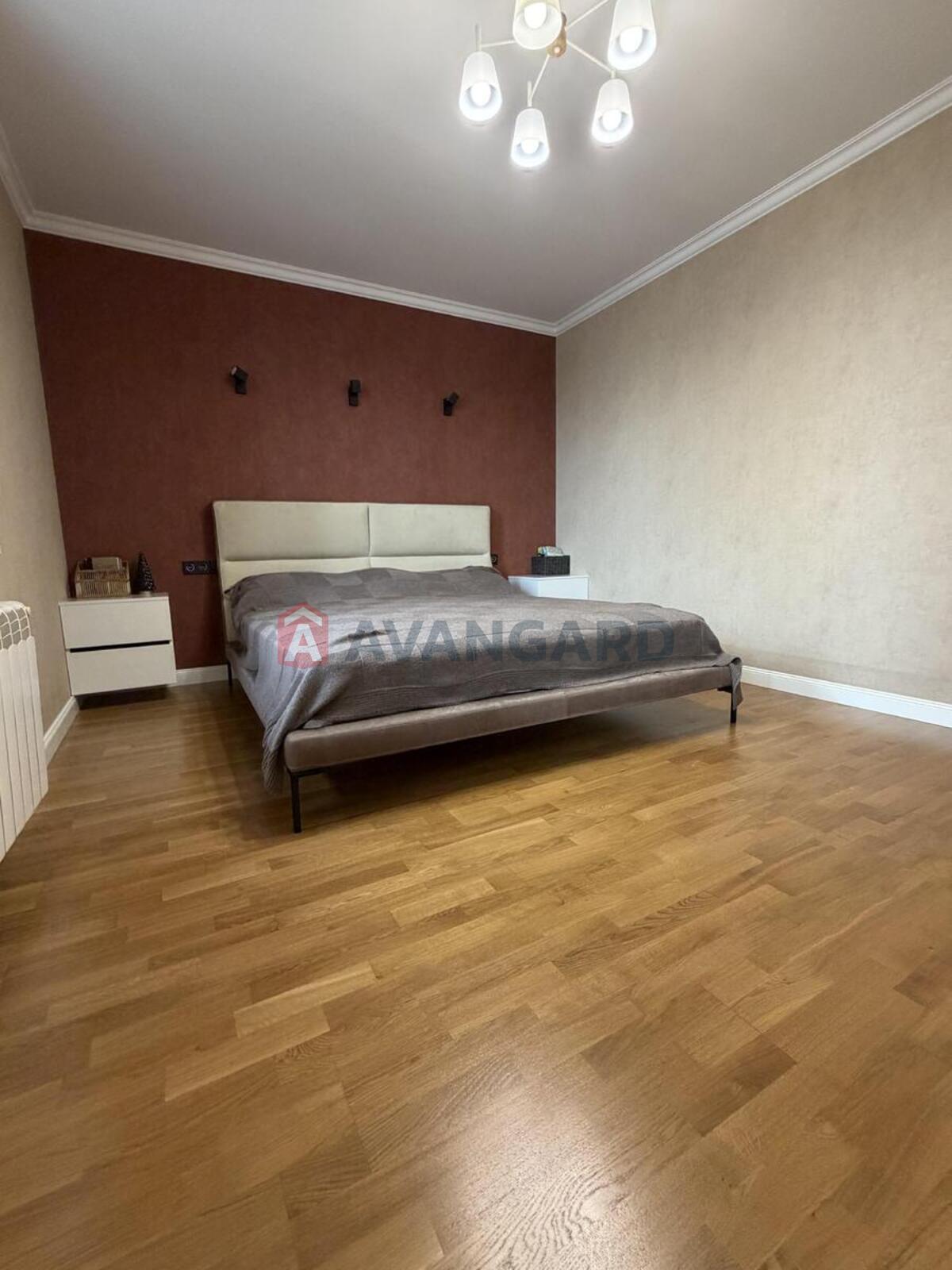 2 ��. ��������, 61/-/27 ��. �., 14/16 ������ ���� 9