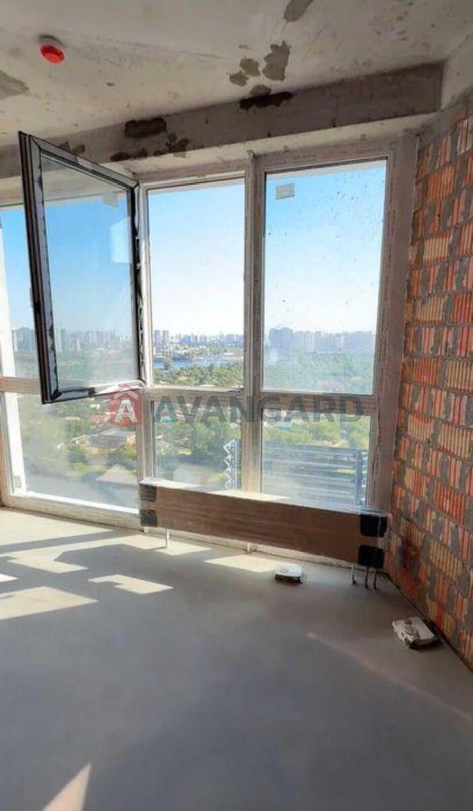 3 ��. ��������, 124/-/52 ��. �., 20/25 ������ ���� 18