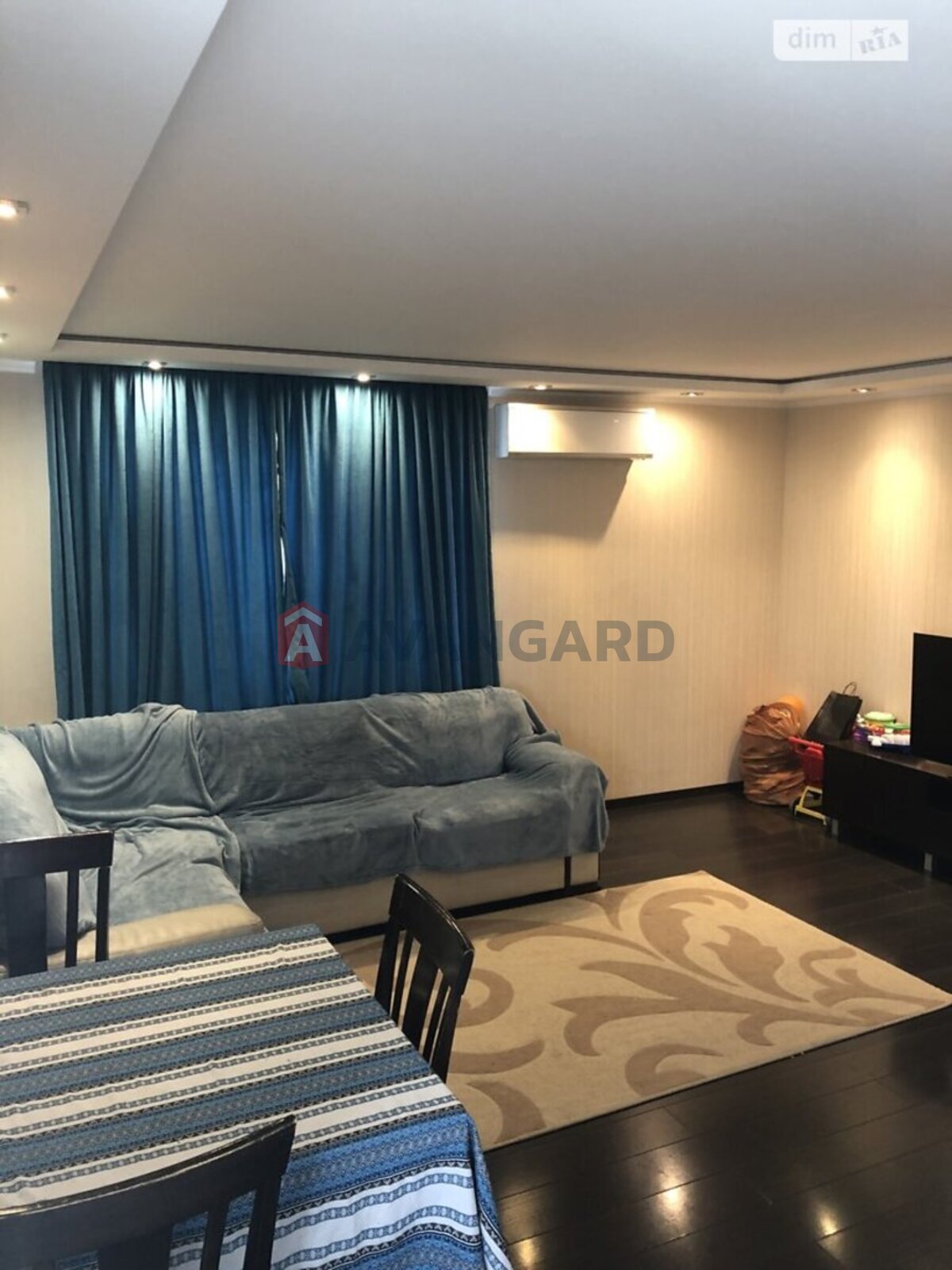 3 ��. ��������, 68/40/8 ��. �., 12/14 ������ ���� 3