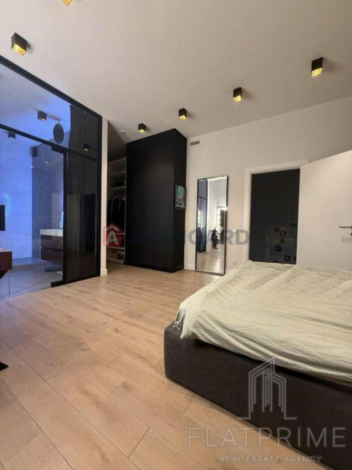 4 ��. ��������, 200/150/27 ��. �., 22/23 ������ ���� 8