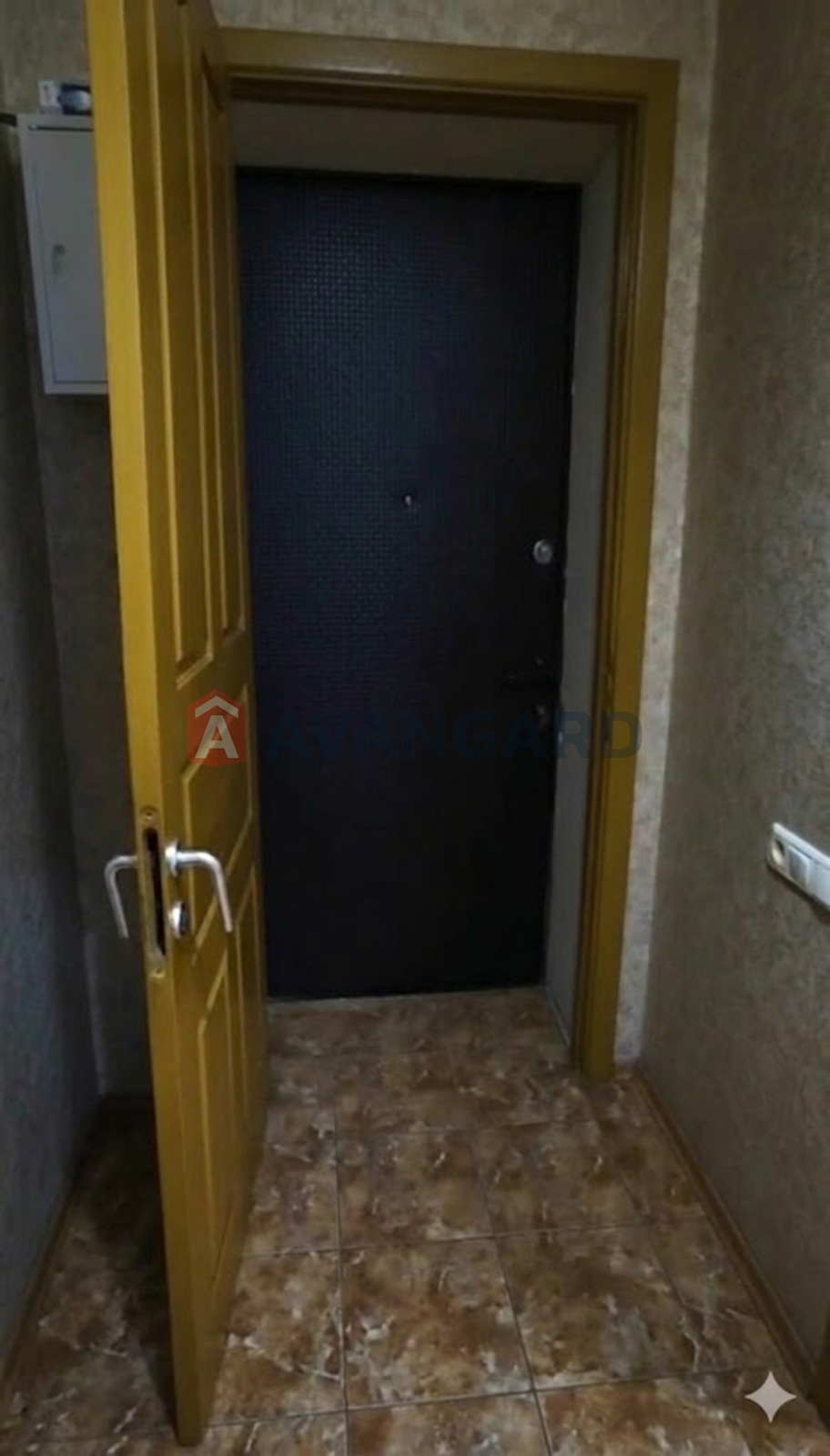 1 ��. ��������, 37/-/8 ��. �., 5/5 ������ ���� 15