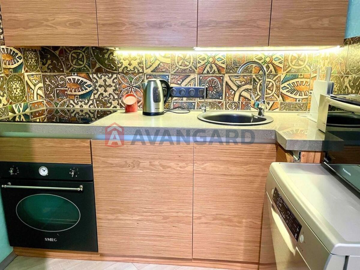 1 . , 43/-/20 . ., 8/23   11