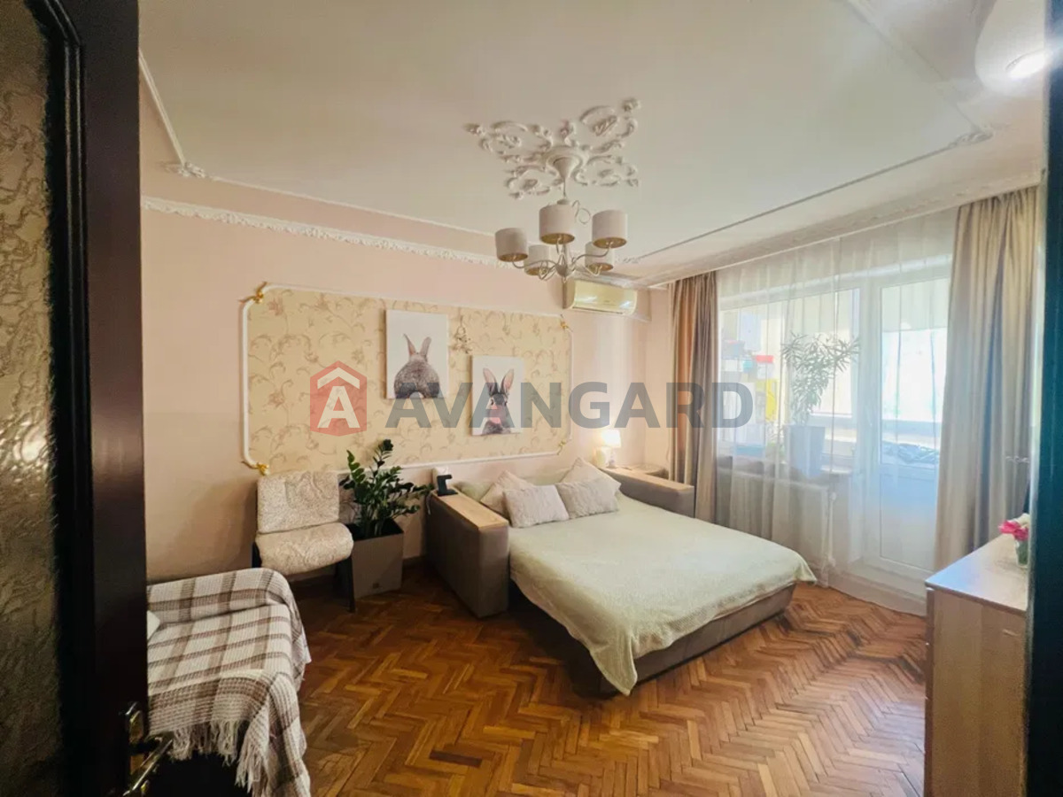 2 . , 49/-/8 . ., 5/9   11