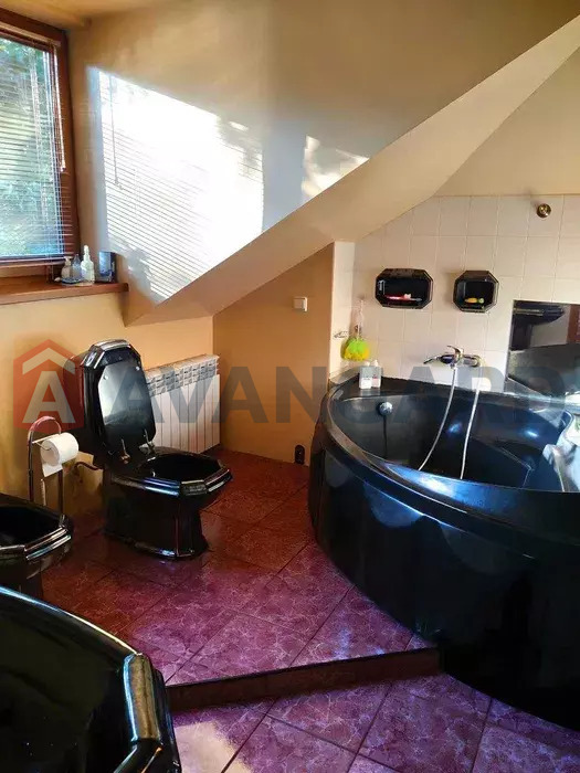 3 ��. ��������, 105/-/12 ��. �., 2/2 ������ ���� 9