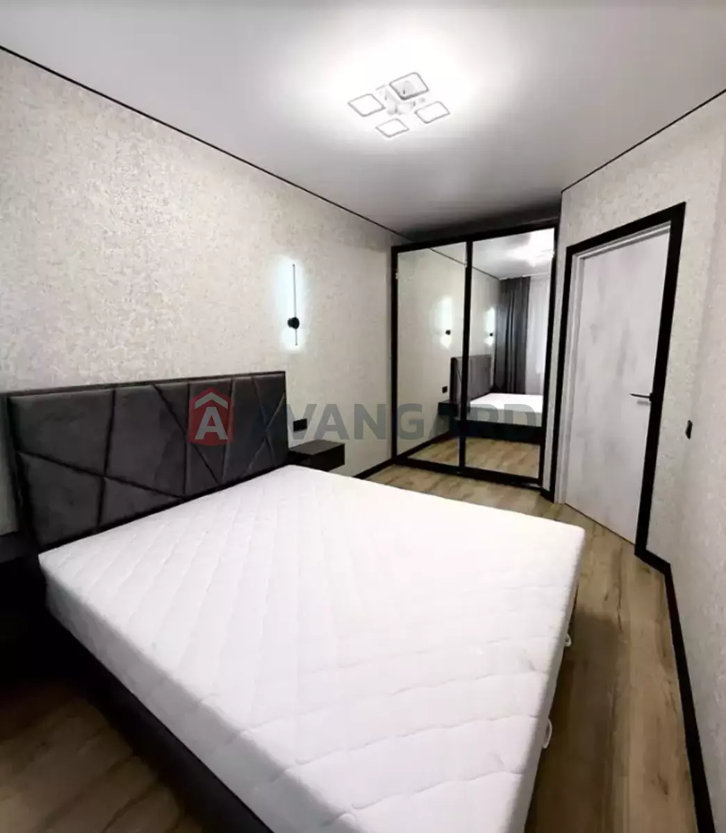 1 ��. ��������, 42/20/16 ��. �., 3/10 ������ ���� 4