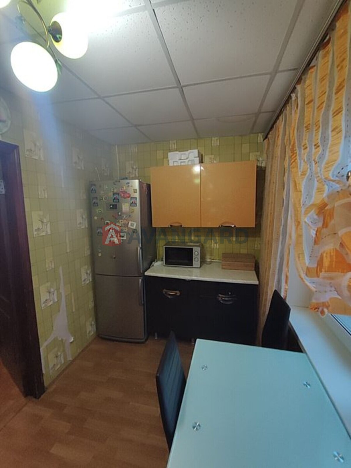 3 . , 68/-/8 . ., 8/9   2