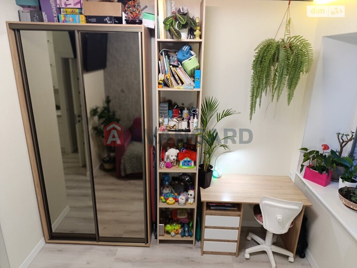 1 ����. ��������, 40/15/12 ��. �., 12/12 ���� ���� 18