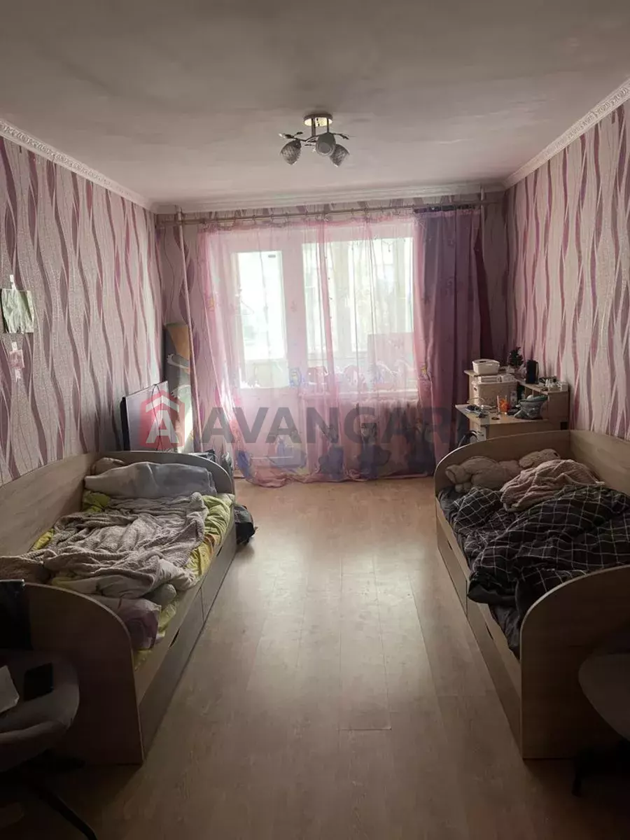 3 ��. ��������, 69/-/9 ��. �., 1/10 ������ ���� 6