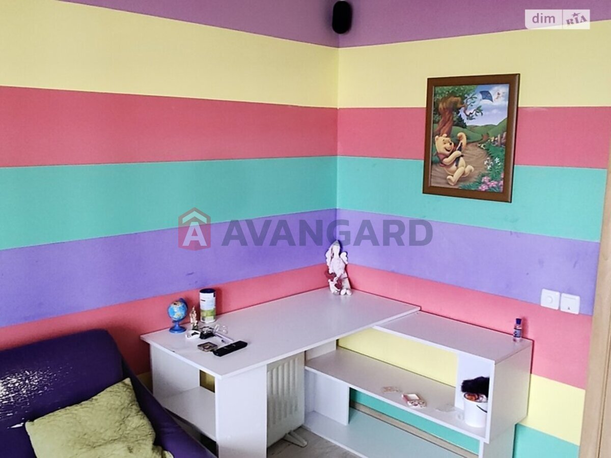 3 ����. ��������, 64/37/7 ��. �., 6/9 ���� ���� 17