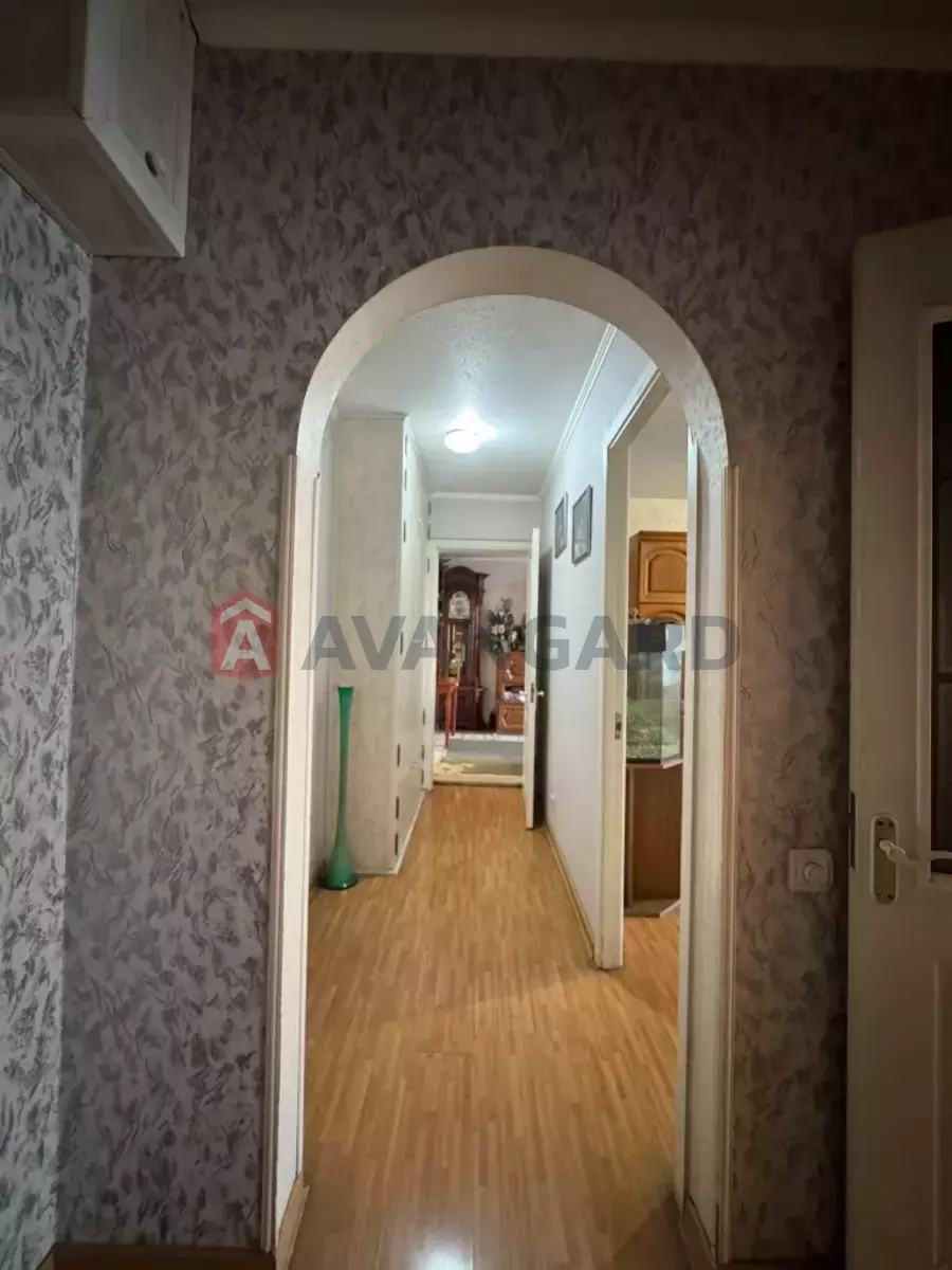 3 ��. ��������, 67/-/9 ��. �., 10/12 ������ ���� 10