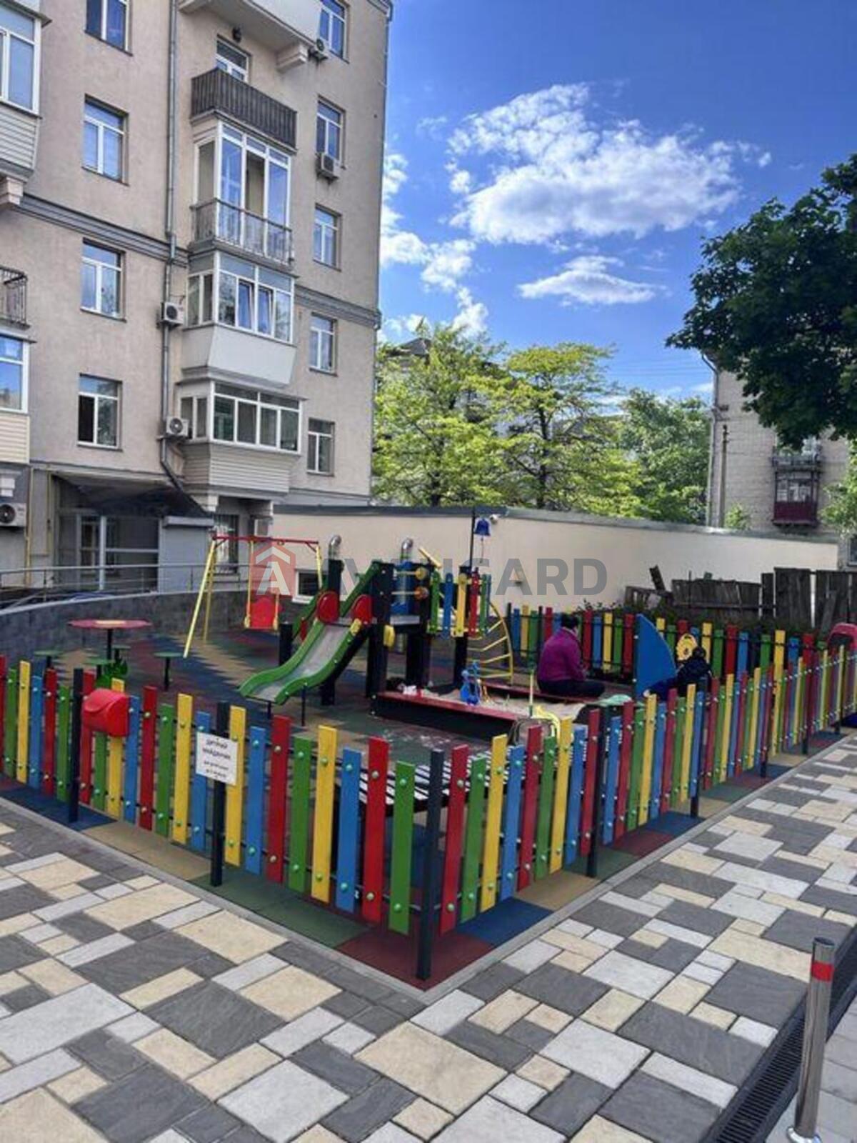 3 ��. ��������, 108/-/14 ��. �., 4/13 ������ ���� 8