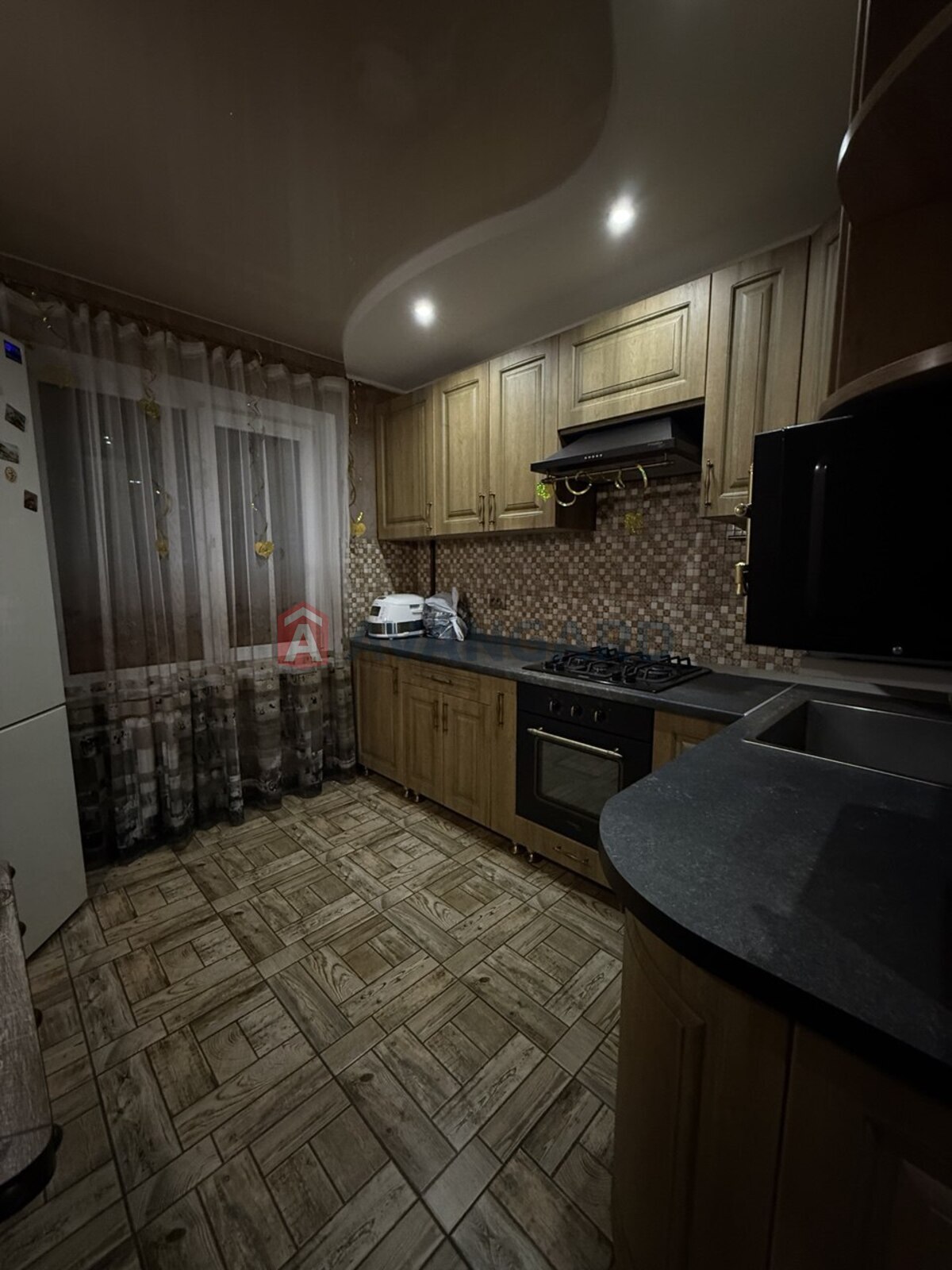 2 ��. ��������, 51/35/8 ��. �., 2/9 ������ ���� 4