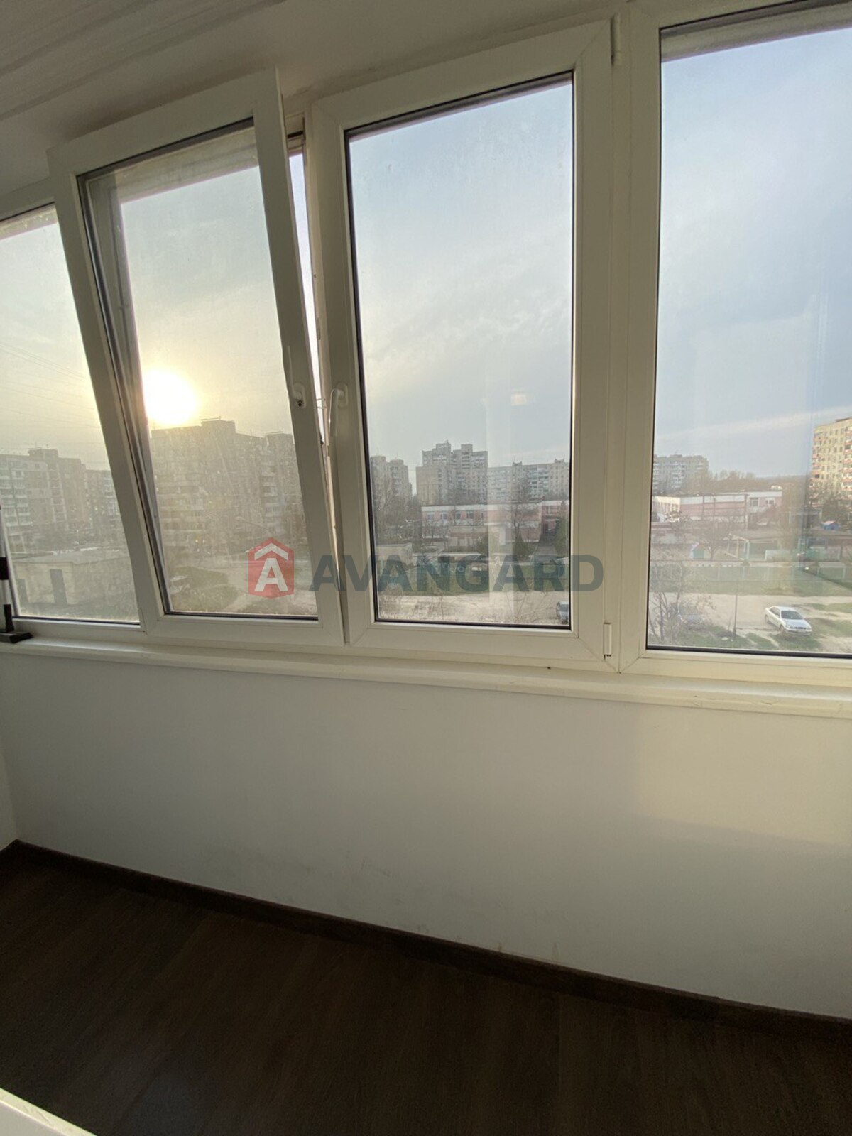 3 . , 70/-/8 . ., 4/9   8