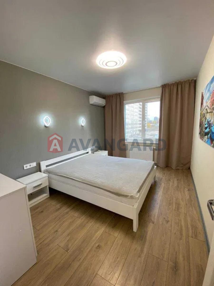 1 ��. ��������, 40/-/10 ��. �., 3/24 ������ ���� 7