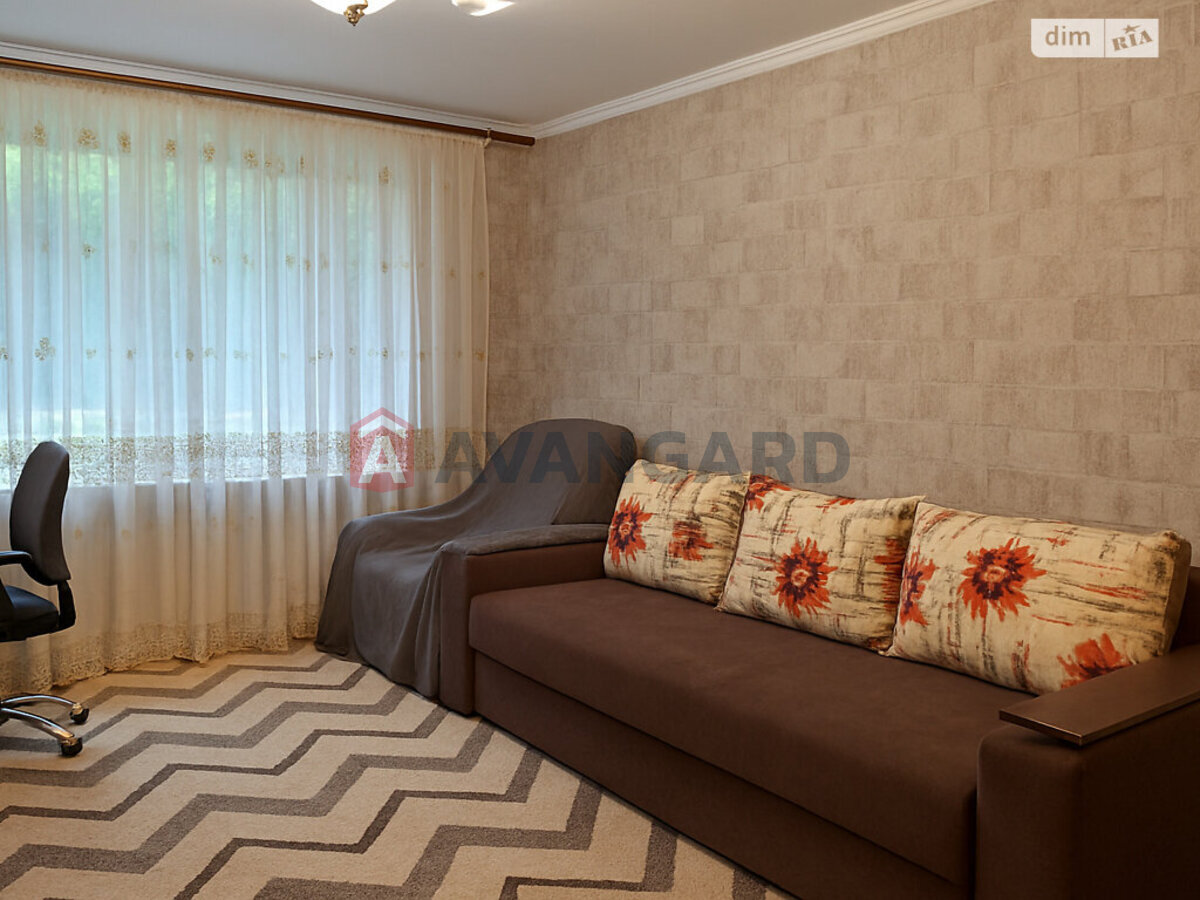 2 ��. ��������, 43/27/8 ��. �., 1/4 ������ ���� 1