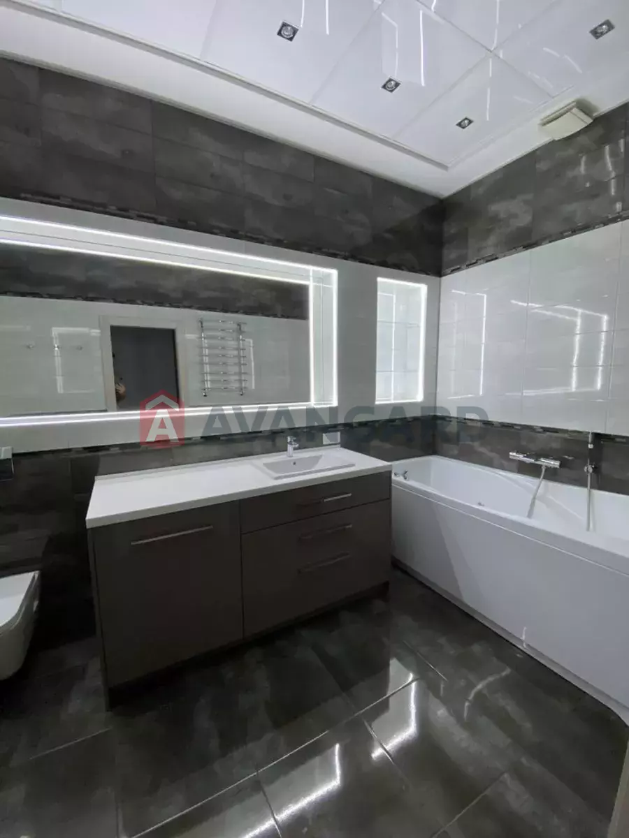 3 ��. ��������, 125/-/14 ��. �., 6/18 ������ ���� 4