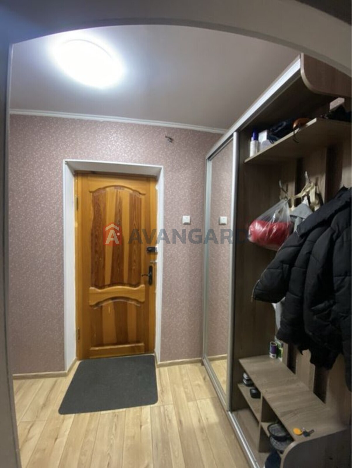 1 кім. квартира, 37/-/8 кв. м., 9/9 поверх фото 2 1 кім. квартира, 37/-/8 кв. м., 9/9 поверх фото 2