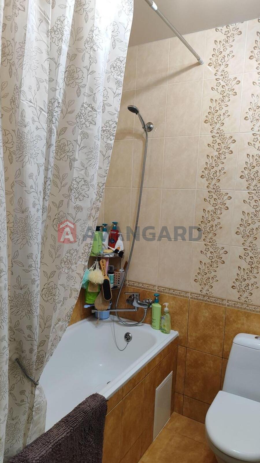 1 ��. ��������, 38/18/10 ��. �., 4/9 ������ ���� 12