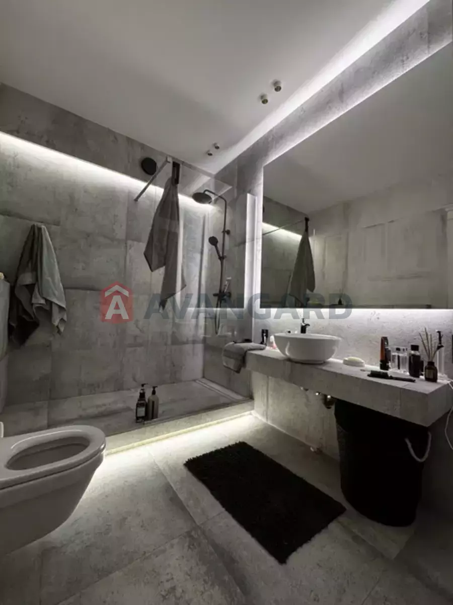 3 ��. ��������, 78/-/30 ��. �., 10/12 ������ ���� 18