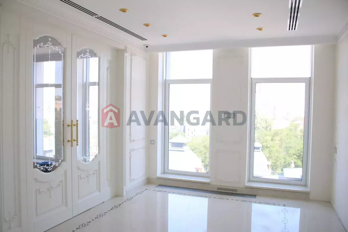 4 ��. ��������, 186/-/19 ��. �., 4/6 ������ ���� 10